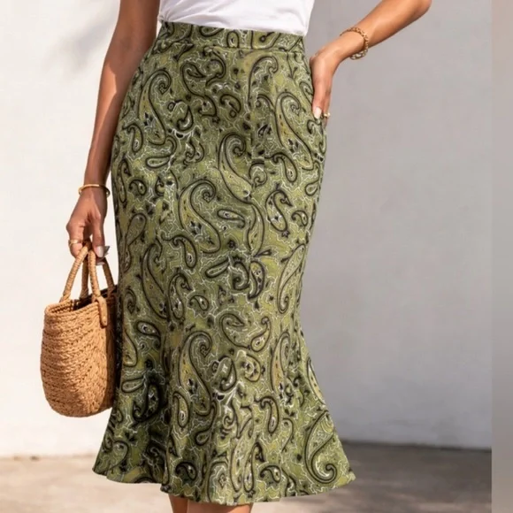 Vintage Silk Paisley Midi Skirt Green A-Line High Waist Boho Size 12 - Picture 1 of 4